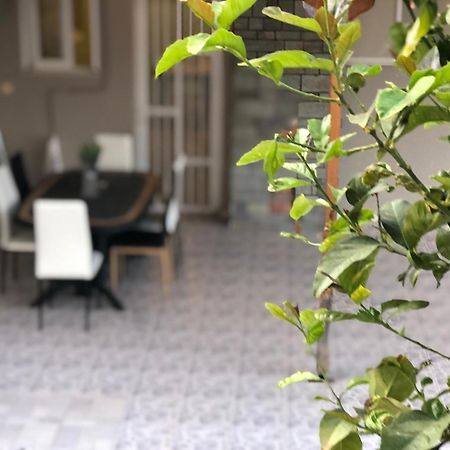 La Vita Apartments-Near Airport & Sea أرتيميدا الغرفة الصورة