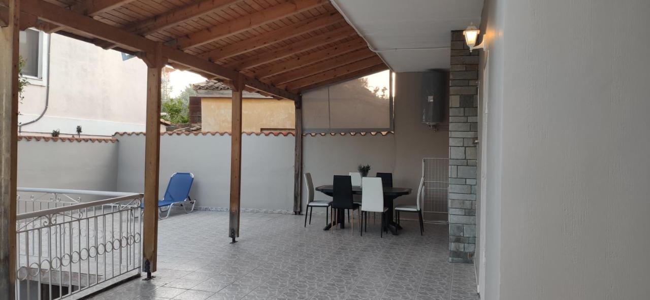 La Vita Apartments-Near Airport & Sea أرتيميدا الغرفة الصورة
