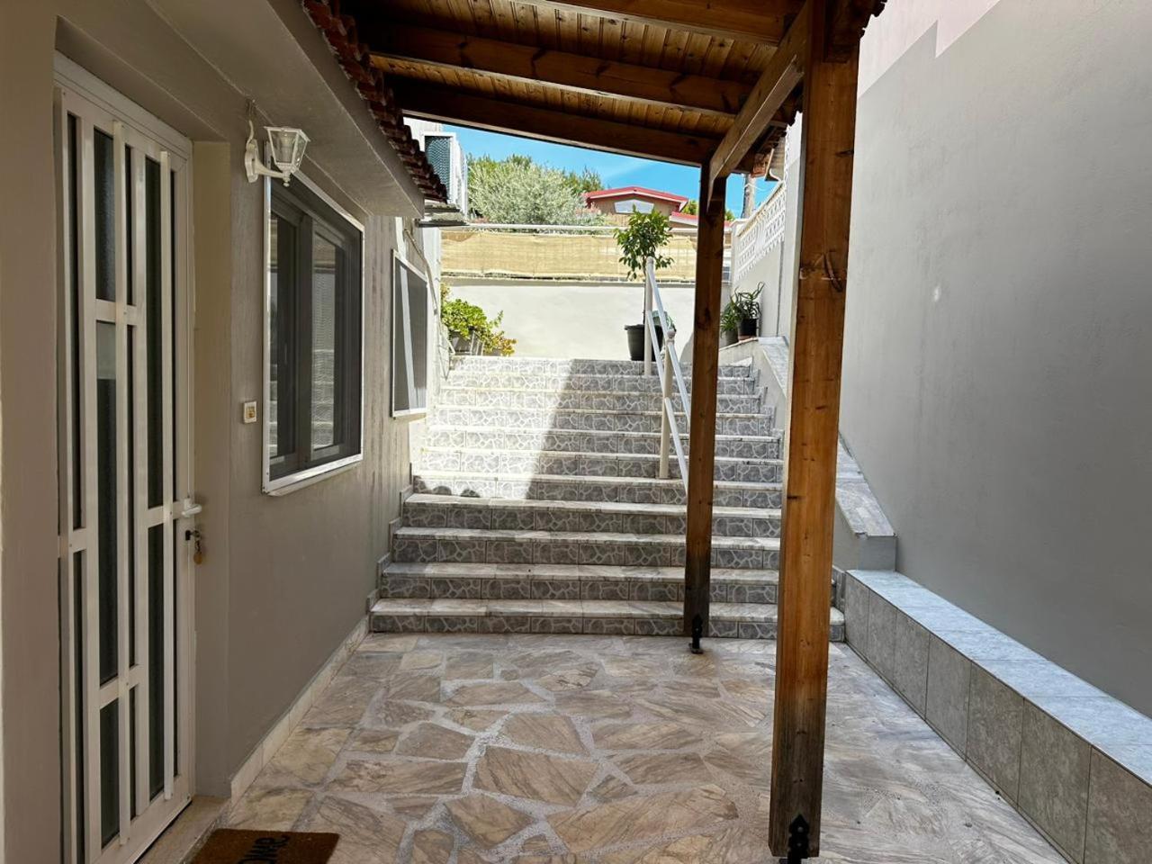 La Vita Apartments-Near Airport & Sea أرتيميدا الغرفة الصورة